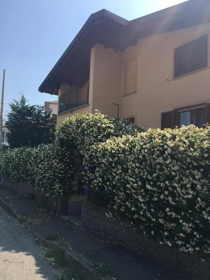 Villa Gemelli Castellanza 0*,  Itália